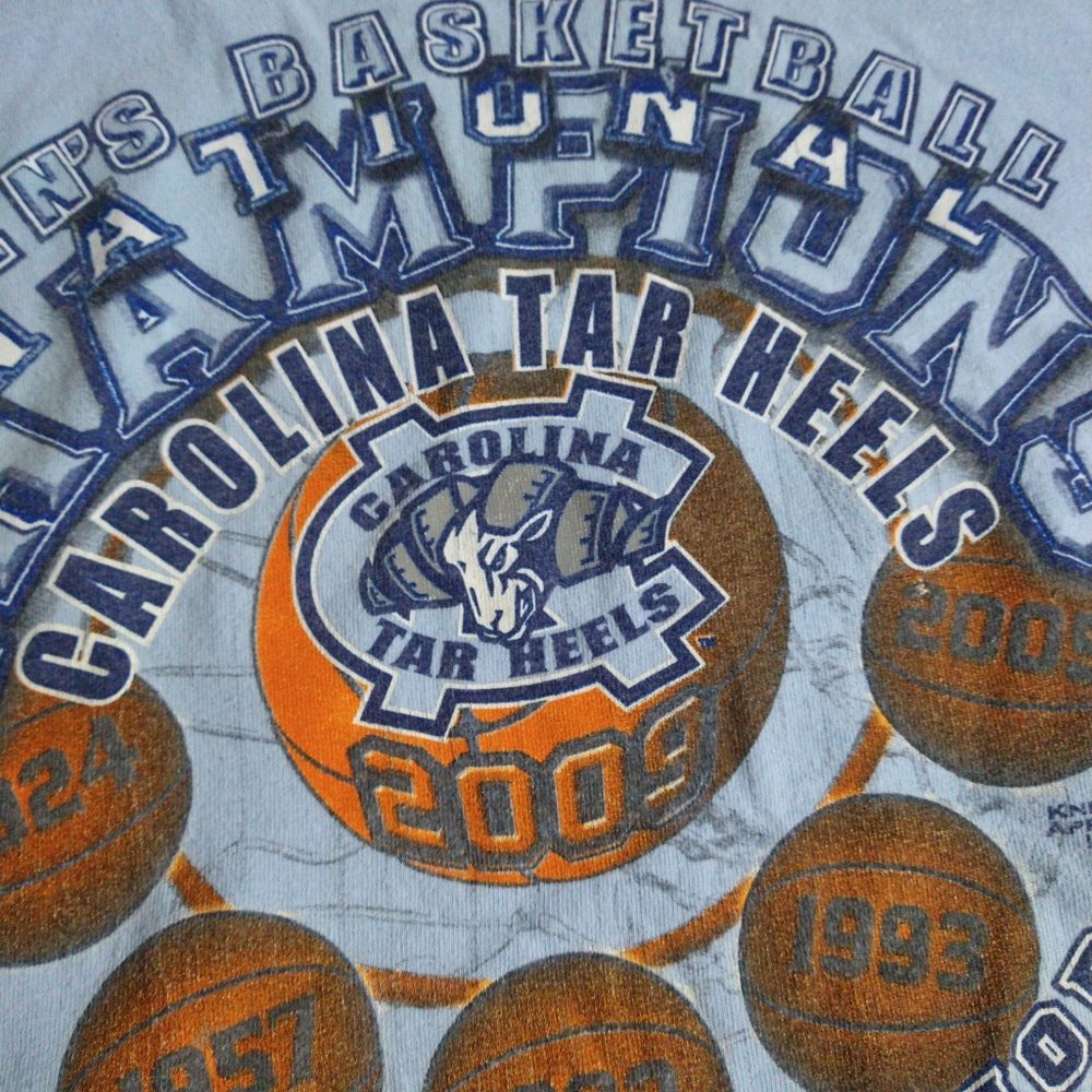 6 time North Carolina Tar Heels Men's Basketball National Champions Tee Large - Picture 4 of 4